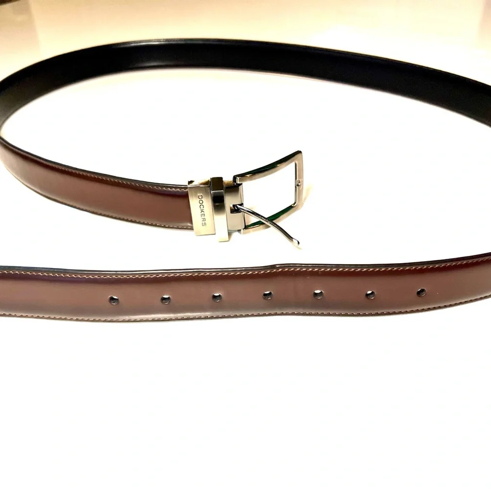 Dockers leather Men's Brown Leather Belt 48/120 like new